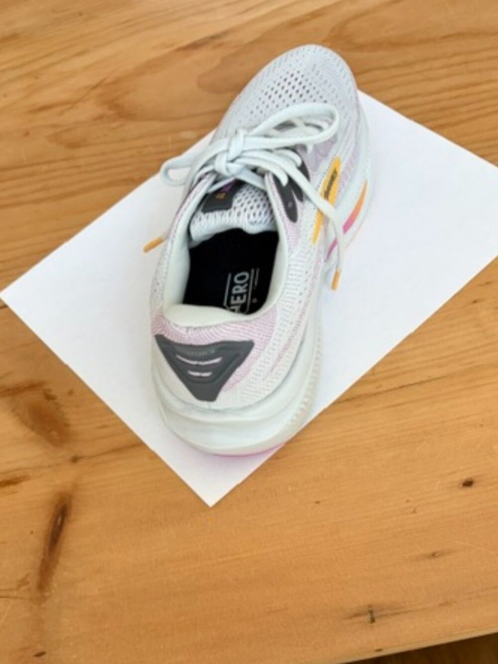 BROOKS RUNNING SHOES - Picture 4 of 4